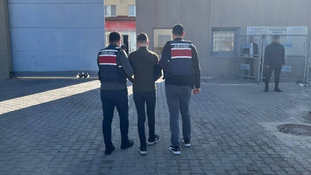 Gaziantep’te 16 yıl 2 ay hapis cezası bulunan A.A. jandarmaya yakalandı