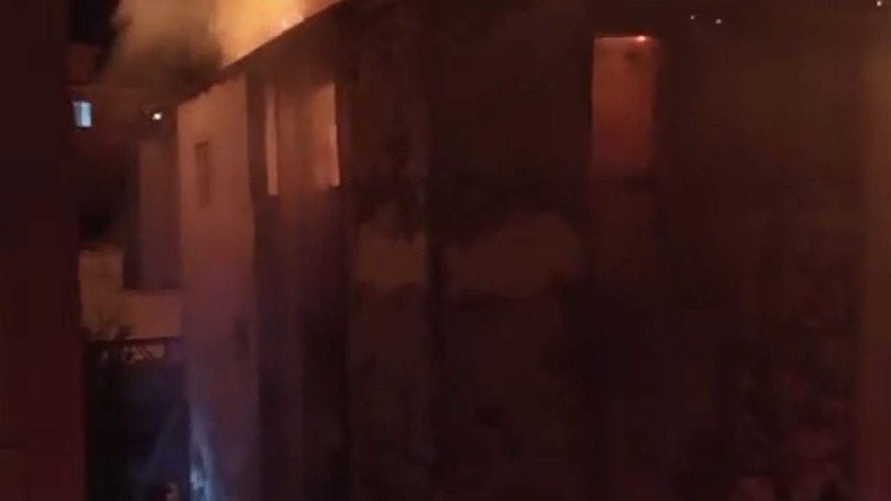 Gaziantep'te 4 Katlı Bina Yangını