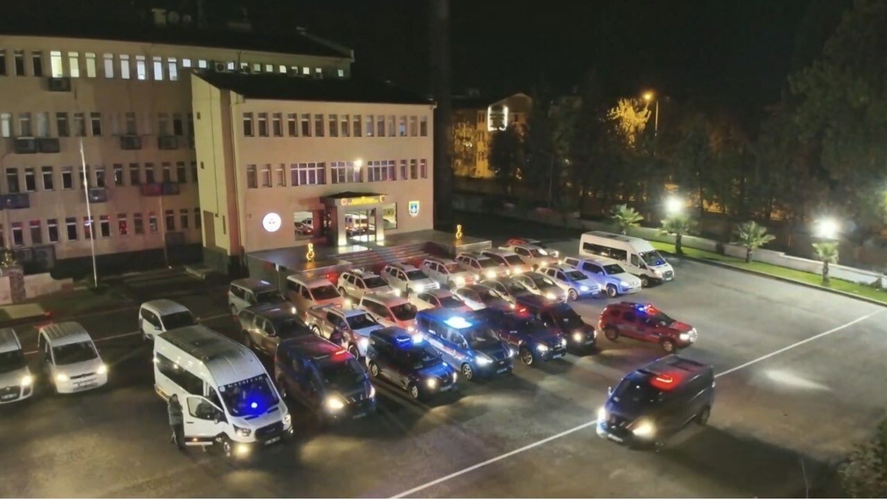 Gaziantep'te DEAŞ'ın finans kaynaklarına şafak operasyonu: 13 gözaltı