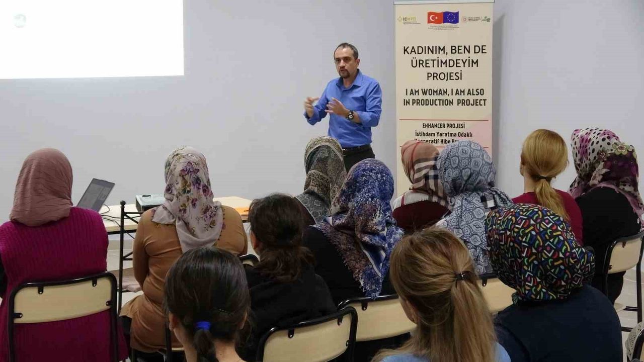Gaziantep'te kadınlar ayakkabı sektörünün ara eleman sorununu çözüyor