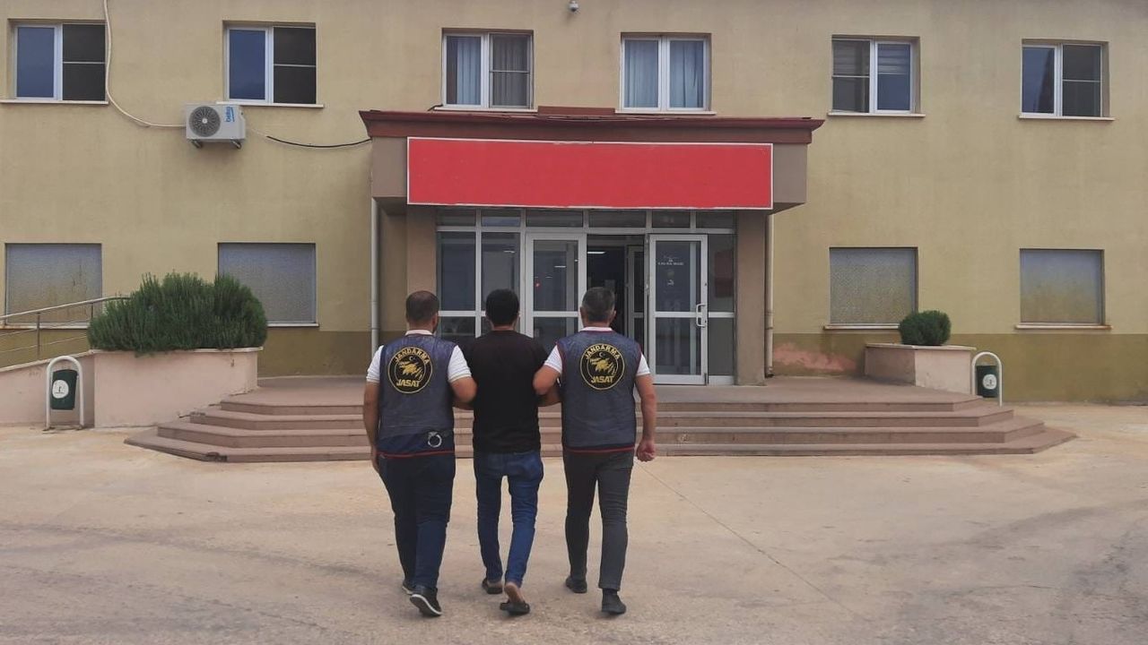 Gaziantep'te Üç Aranan Şahıs Jandarma Tarafından Yakalandı