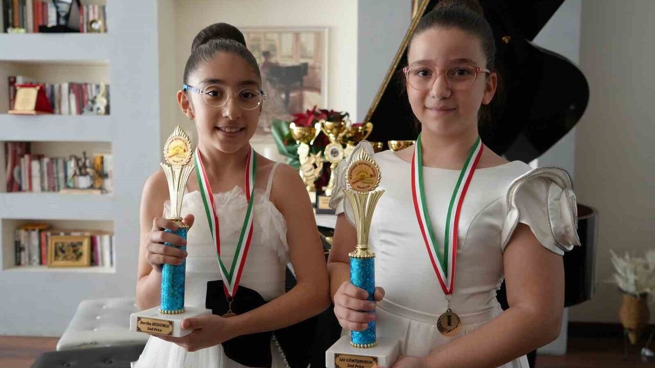 Gaziantep’ten İdil ve Berika, Danubia Talents’ta dünya şampiyonu oldu