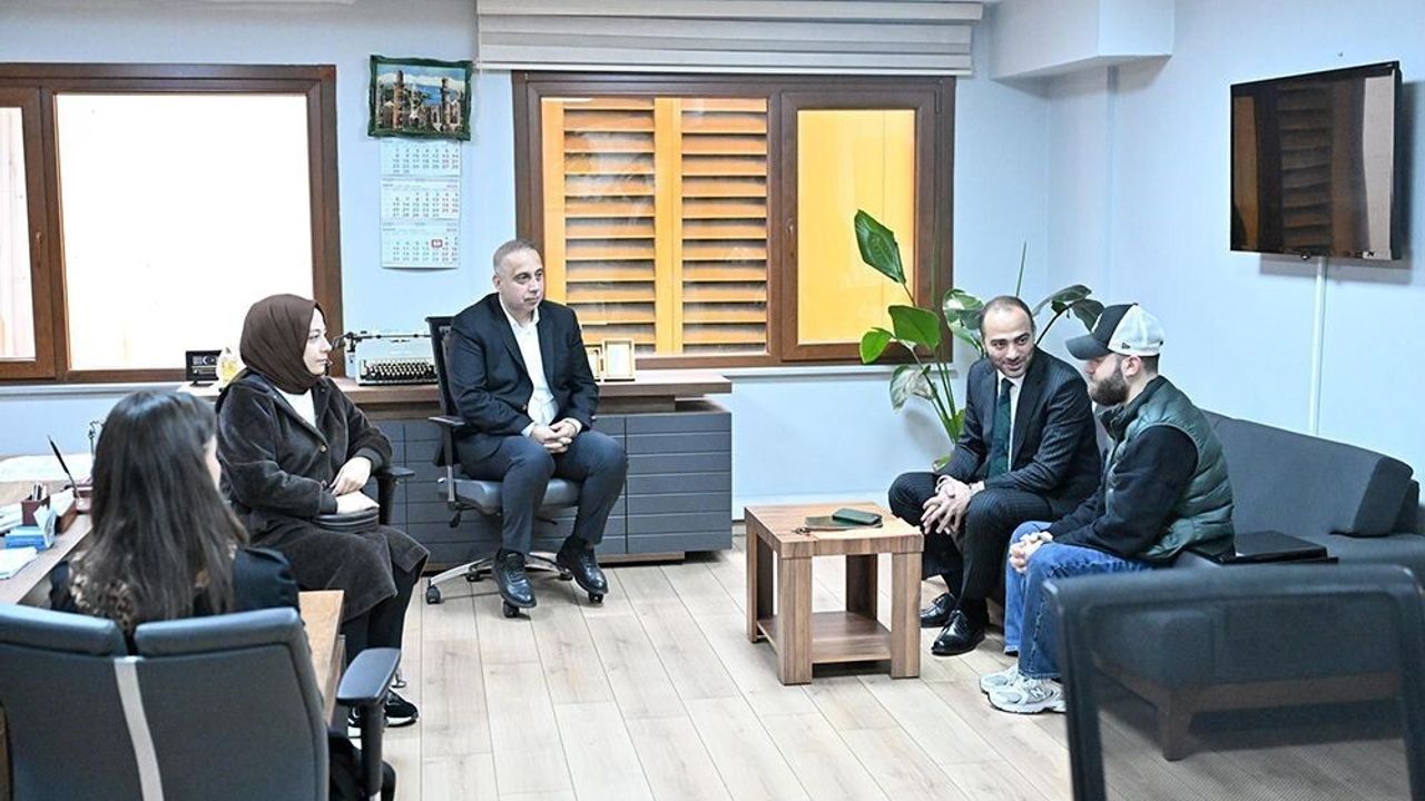 Gaziosmanpaşa’da kafedeki tartışmayı Başkan Vekili Eray Karadeniz barıştırdı