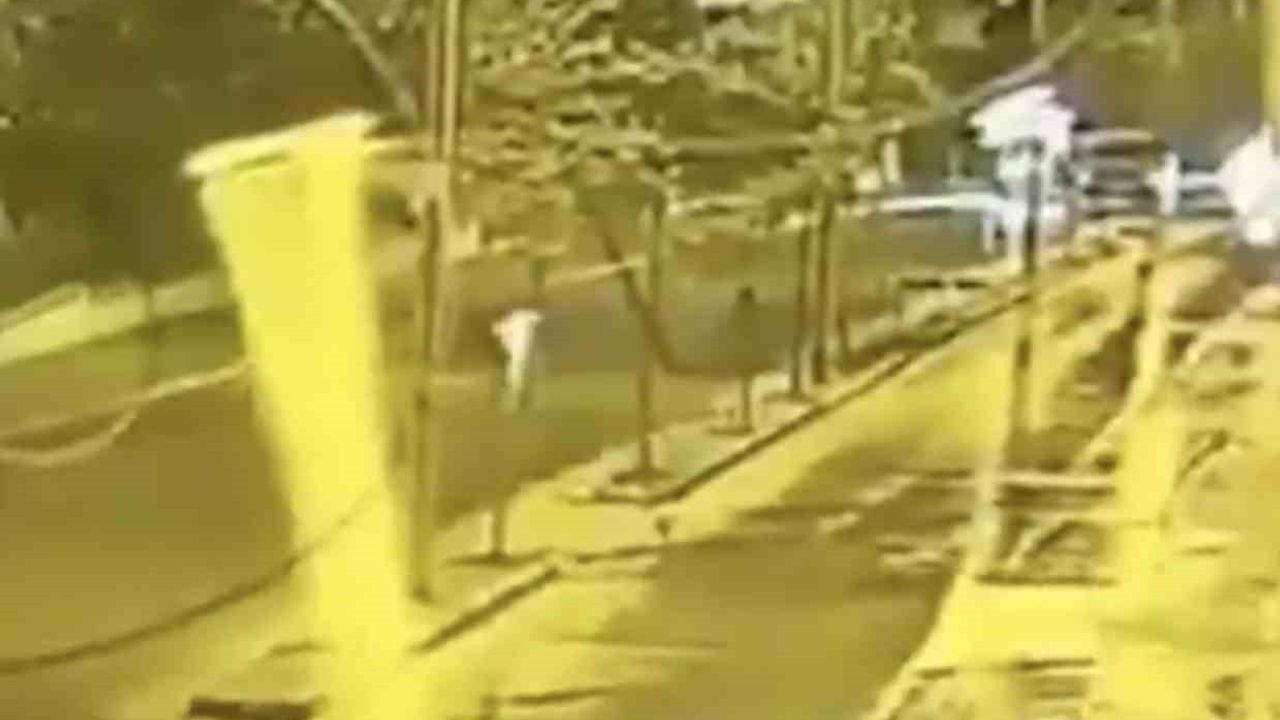 Gelibolu'da motosiklet kazası: Kaza anı güvenlik kamerasında