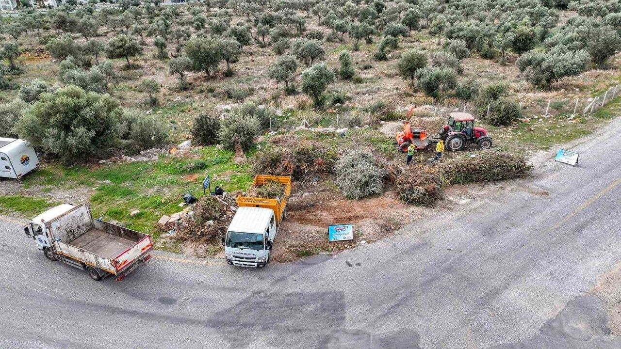 Gençay: Akbük Mahallesi'nde Temizlik Çalışmaları Sürüyor