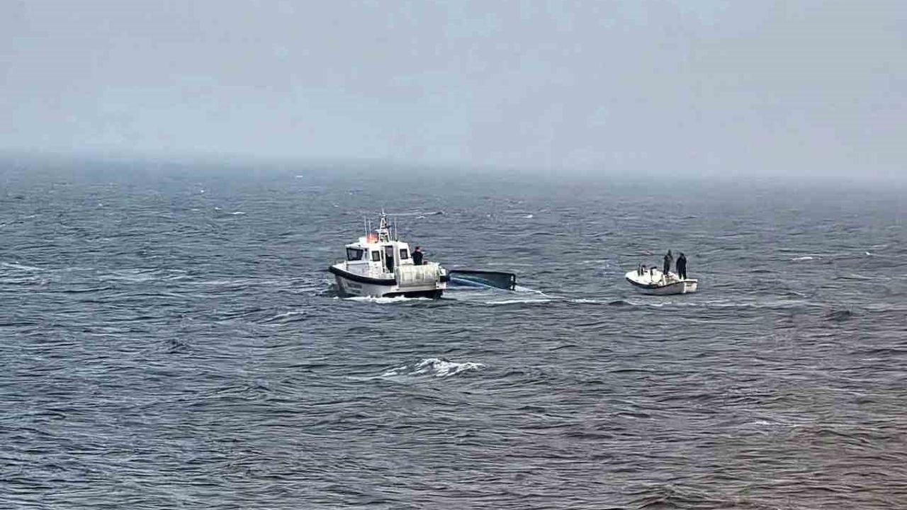 Giresun Eynesil'de balıkçı teknesi alabora oldu: 1 ölü, 2 yaralı