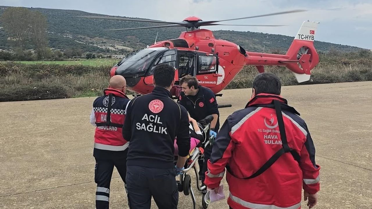 Gökçeada’da iki hasta helikopter ambulansla Çanakkale'ye sevk edildi