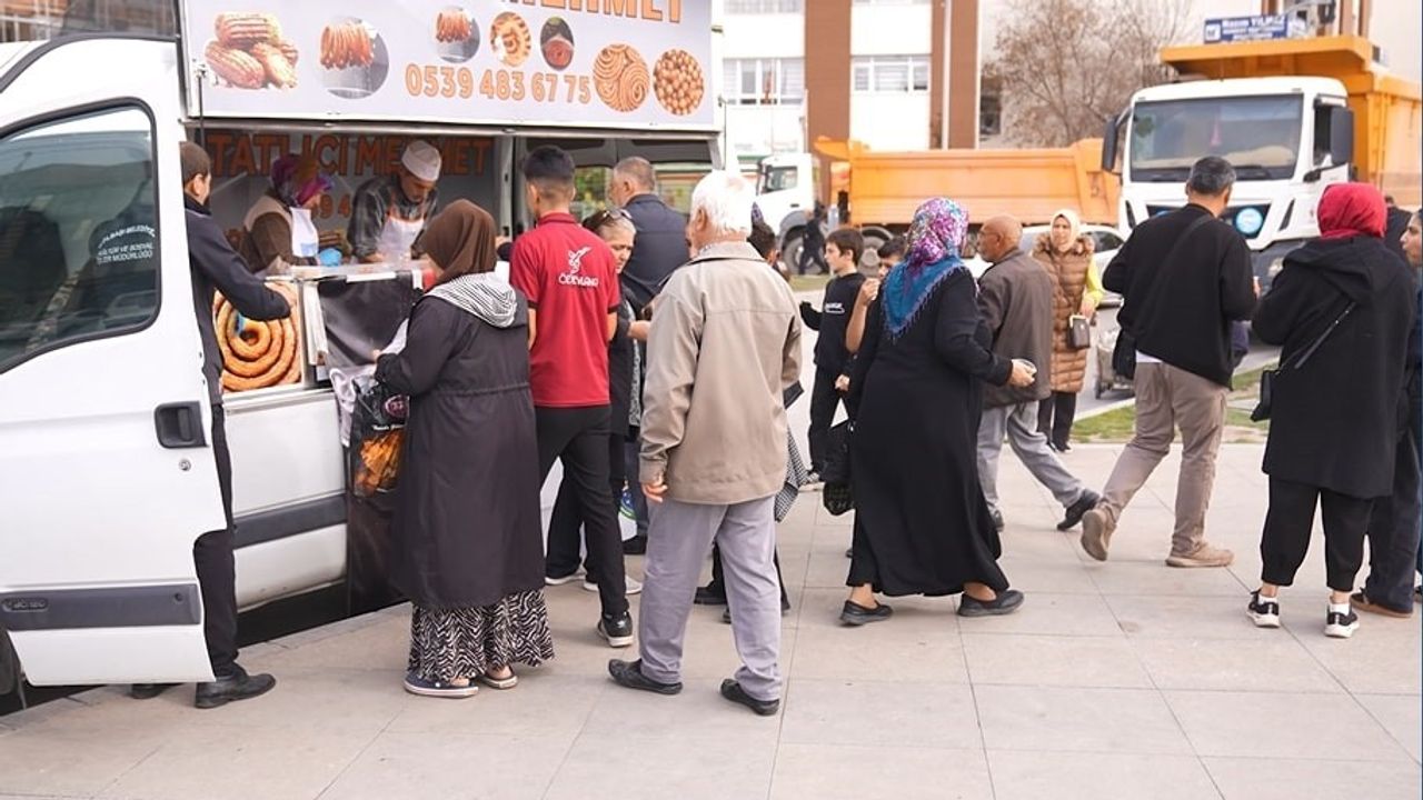 Gölbaşı Belediyesi'nden Atatürk ve şehitler için anma etkinliği