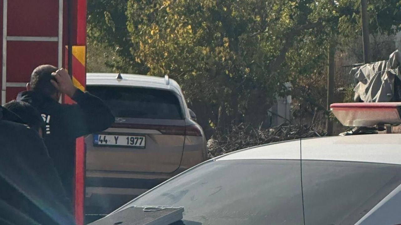 Gölbaşı Kahramanmaraş karayolunda iki otomobil çarpıştı: 1 hafif yaralı