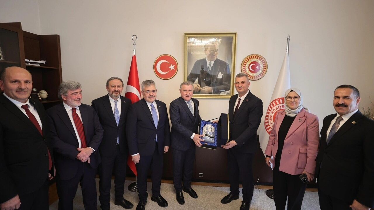 Gölcük'e Çok Amaçlı Kapalı Spor Salonu Onayı