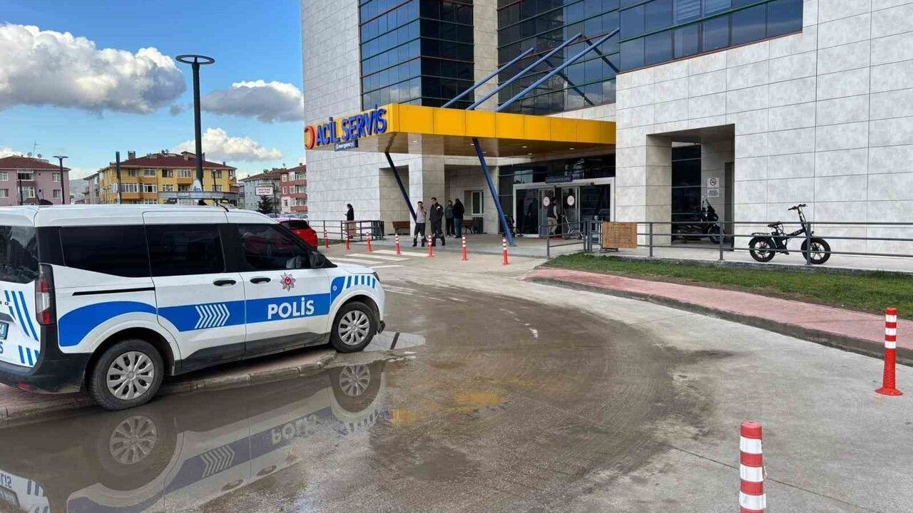 Gölcük’te bıçaklı şüpheli polis müdahalesiyle etkisiz hale getirildi