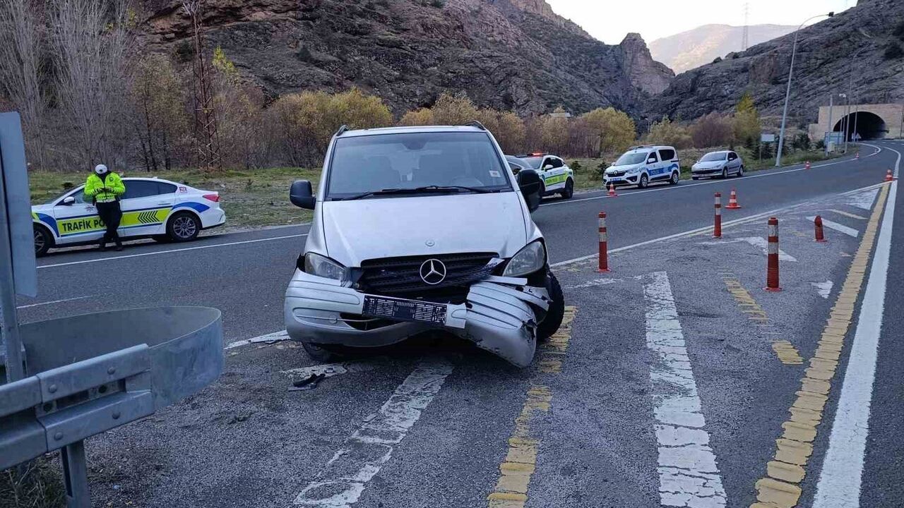 Gümüşhane Hacıemin Mahallesi'nde trafik kazası: 4 yaralı