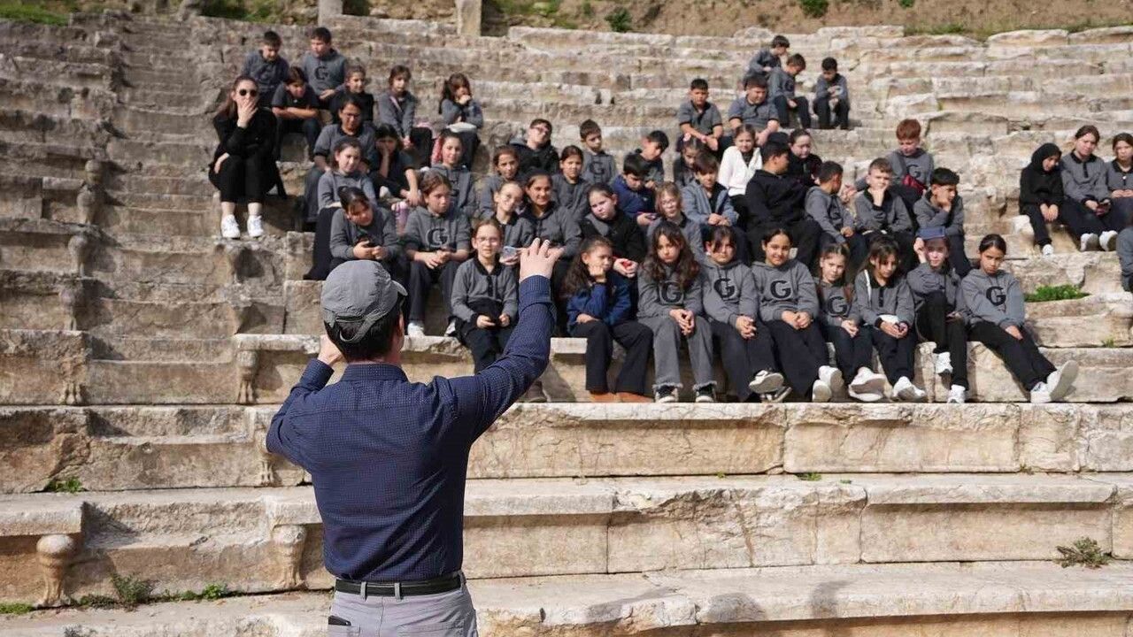 Gümüşova Ortaokulu Konuralp Antik Tiyatrosu'nu Ziyaret Etti