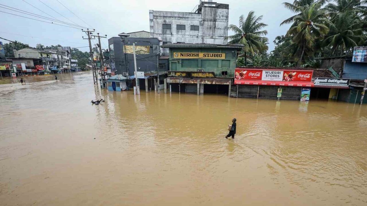 Güney Asya'da muson: Sel ve toprak kaymalarında can kaybı 535’e yükseldi