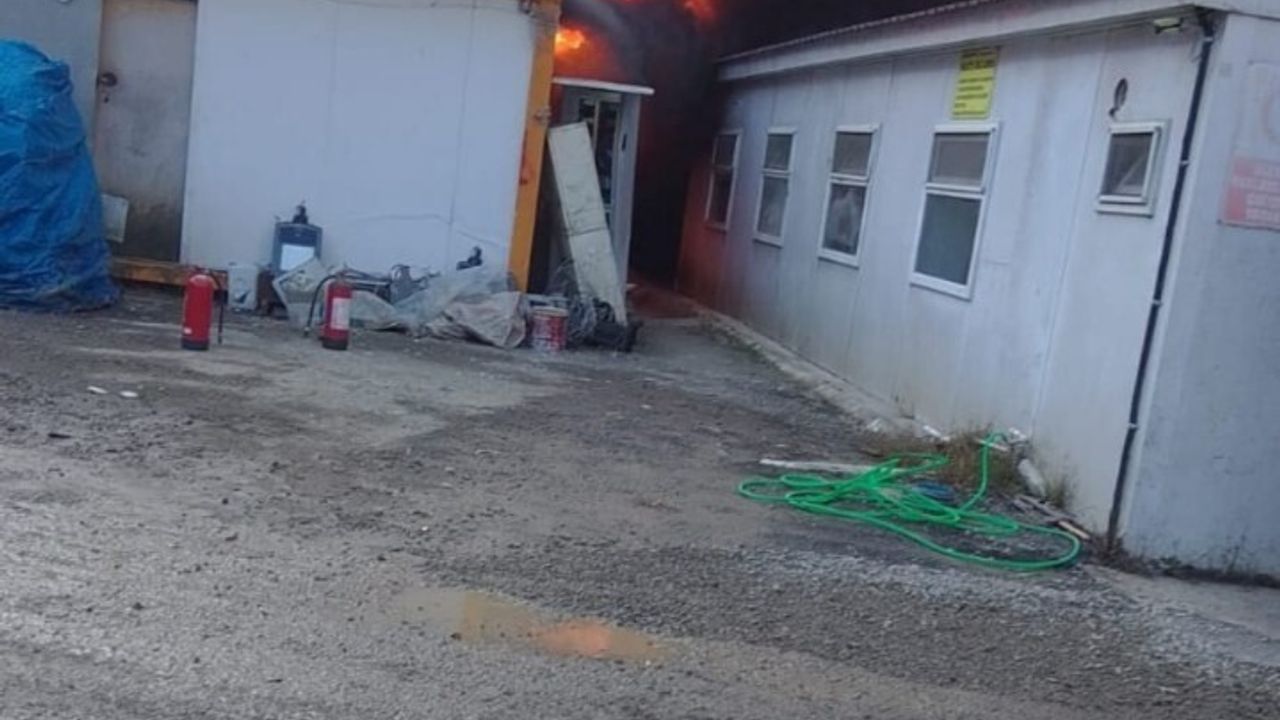 Güneysu'da inşaat şantiyesinde çıkan yangın söndürüldü