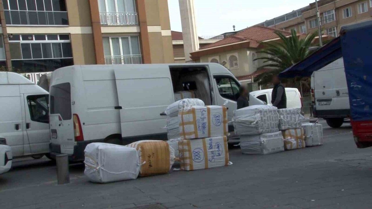 Güngören'de iddiaya göre esnaf iki kargo çalışanını bacaklarından vurdu