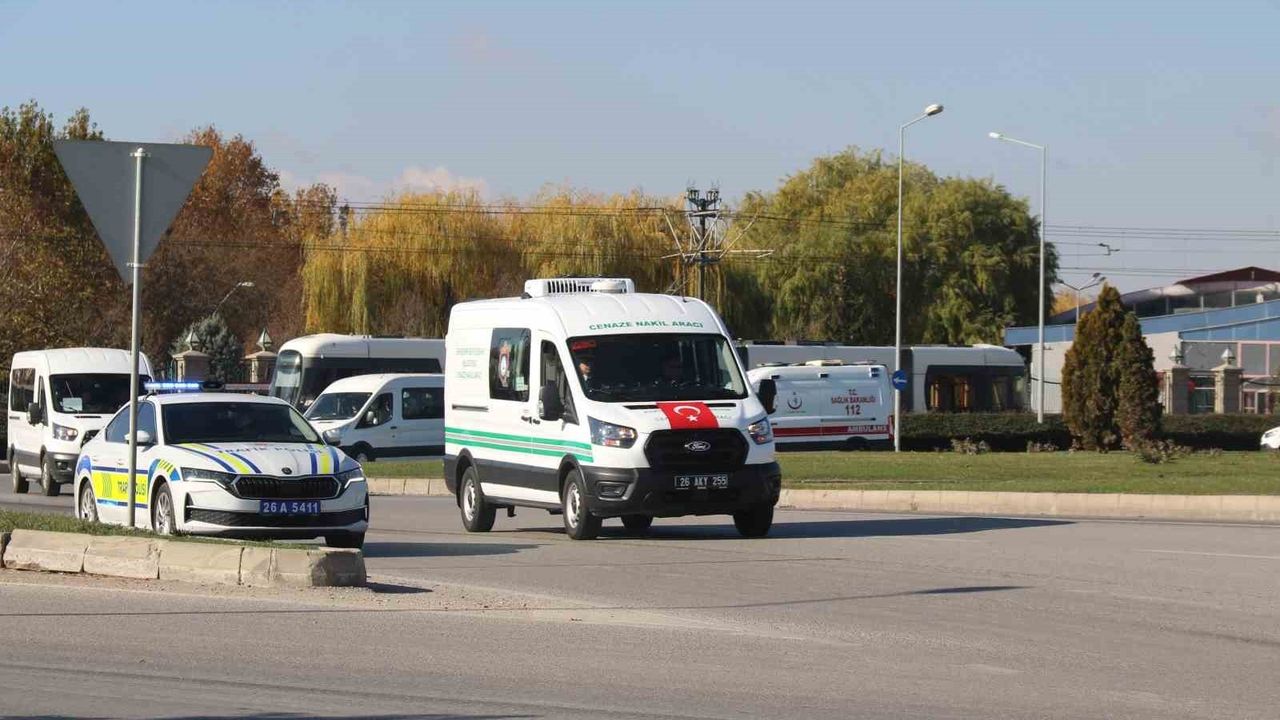Gürcistan'da Düşen Uçaktaki İki Şehidin Naaşı Eskişehir'e Getirildi