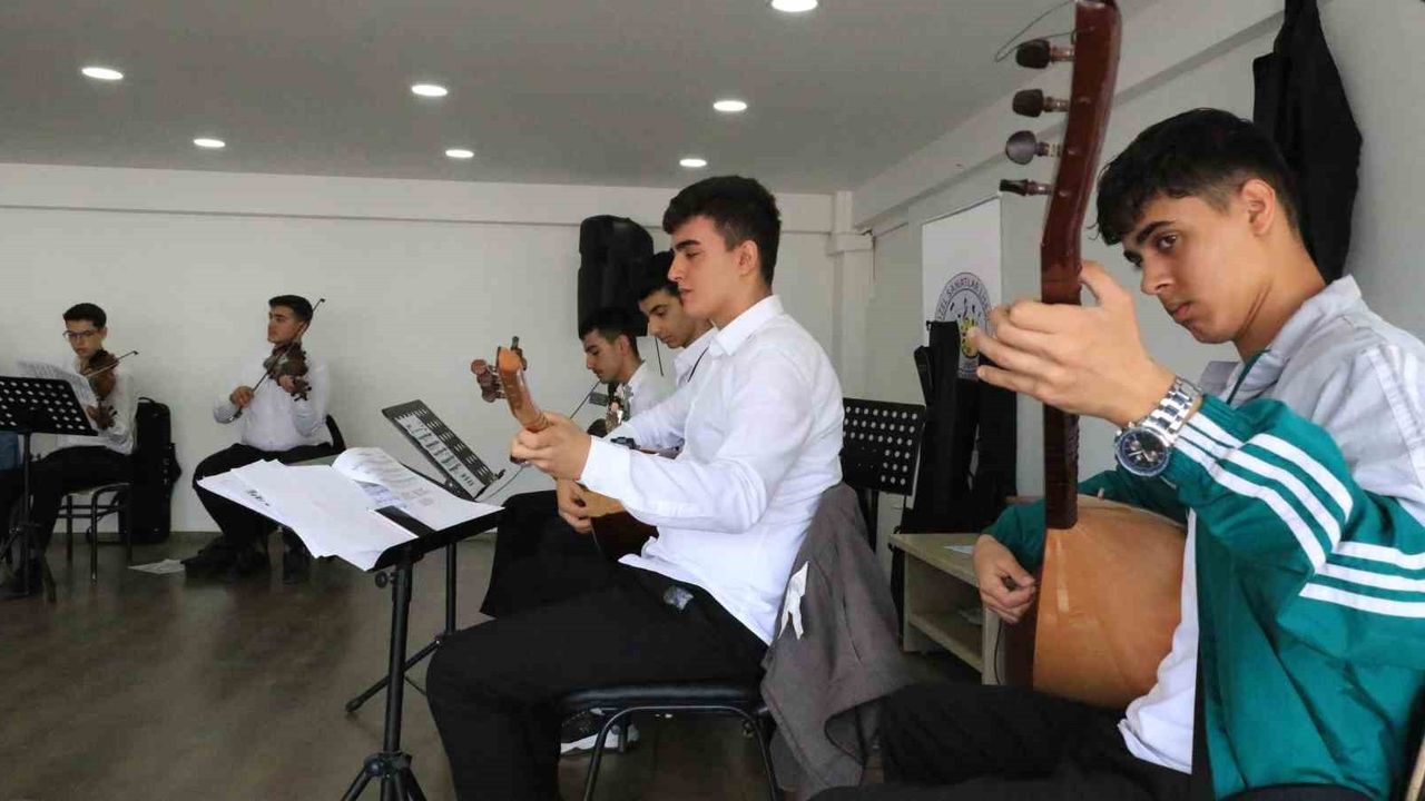 Güzel Sanatlar Lisesi Öğrencileri Özel Günlerde Sahneye Çıkıyor