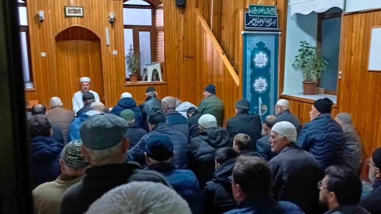 Hacıfaklı Köyü Camii'nde Geleneksel Sabah Namazı Buluşması