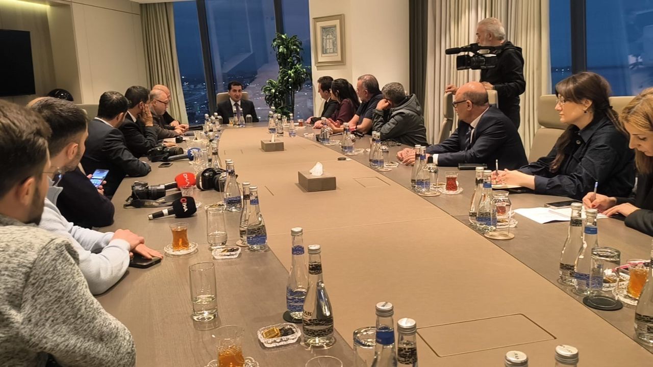 Hacıyev: "Barışın öncüsü ve inisiyatifi Azerbaycan’ın elindedir"
