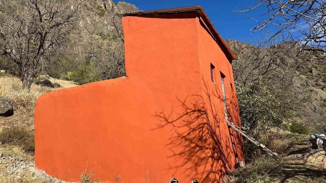 Hakkari'de köylerin içme suyu depoları yenileniyor