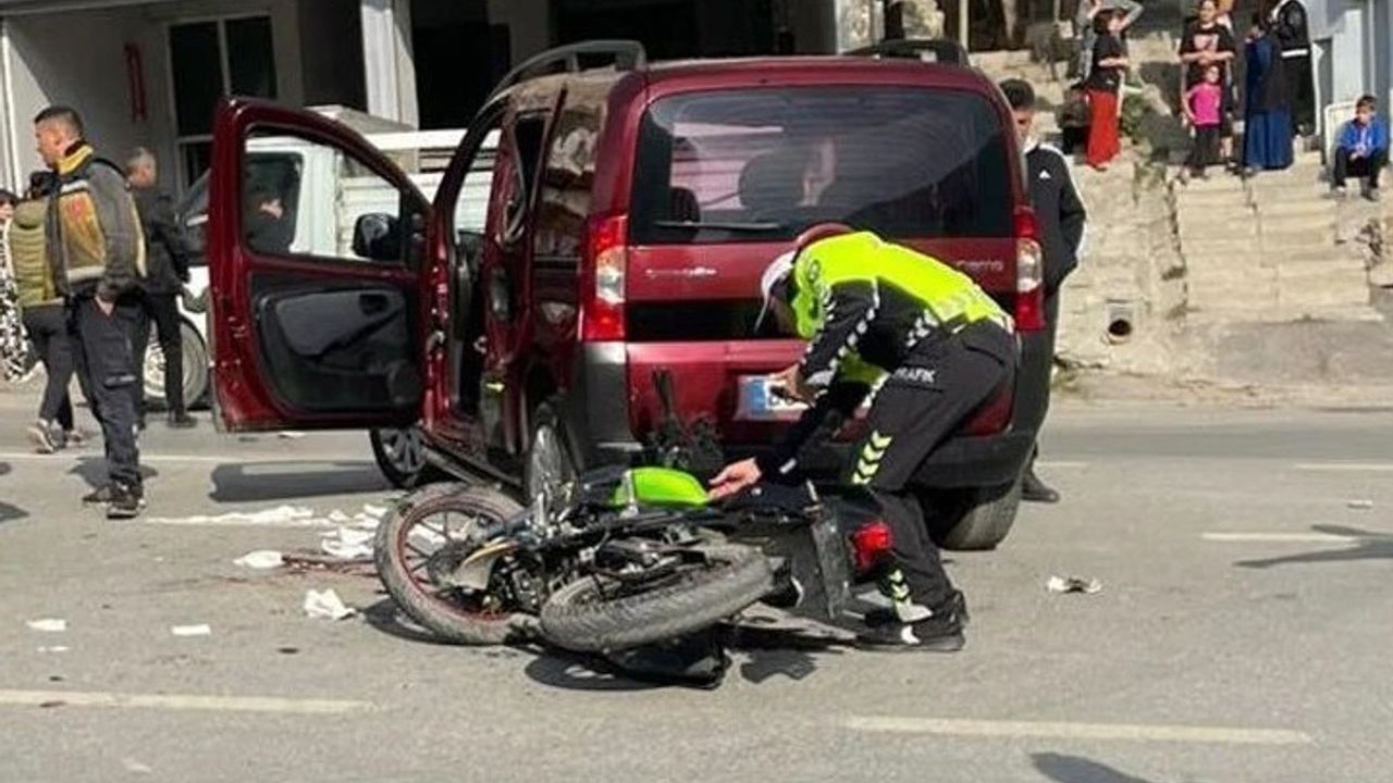 Hakkari'de motosiklet-kamyonet çarpışması: 1 kişi ağır yaralandı
