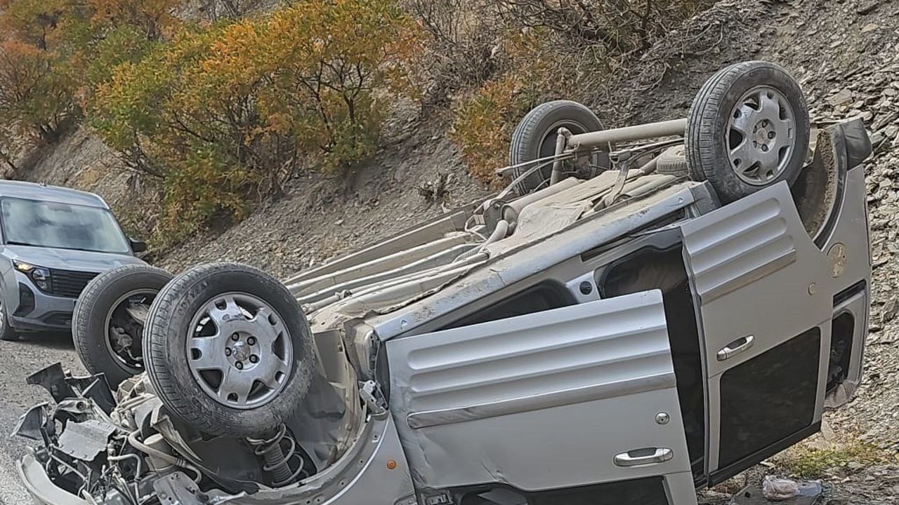 Hakkari-Van karayolunda trafik kazası: 2 yaralı