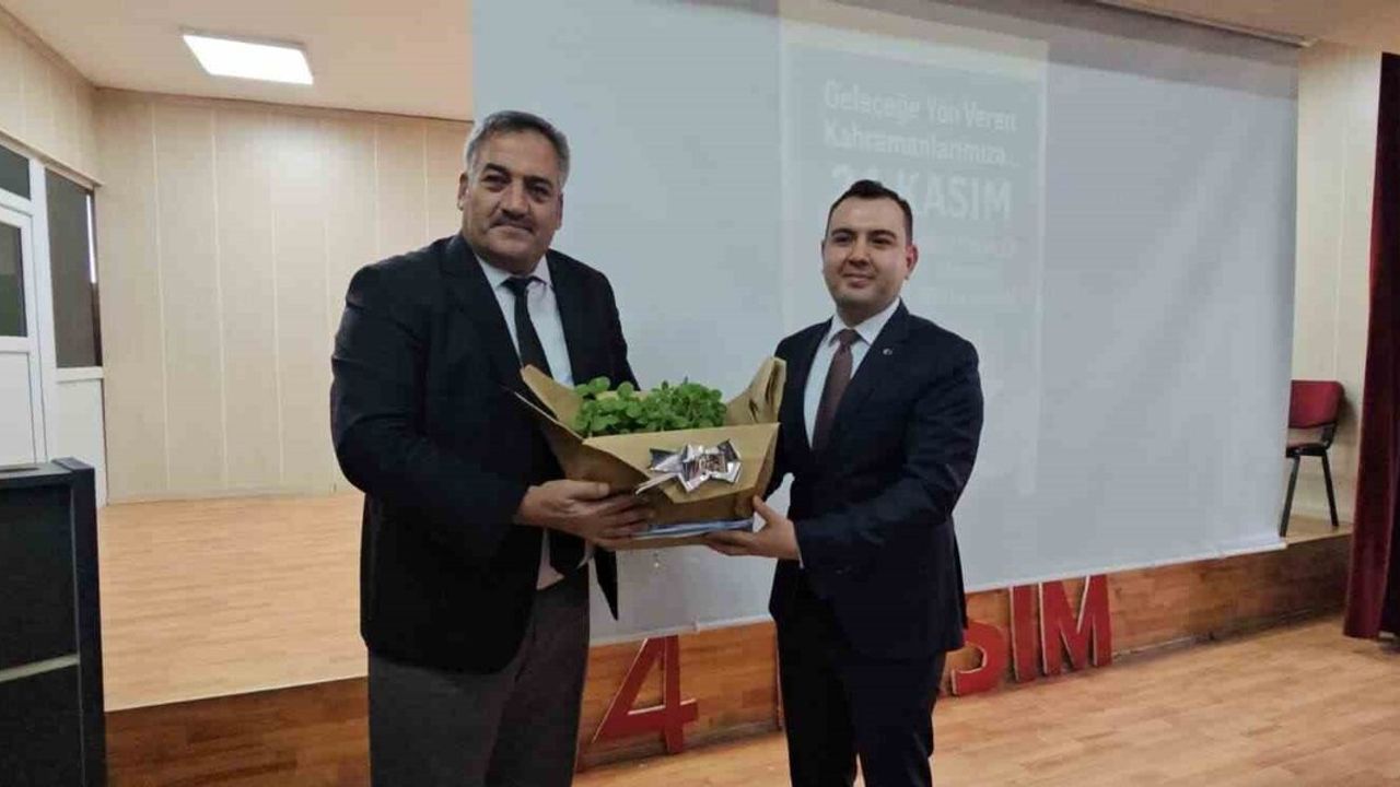 Hasköy Kaymakamına Öğretmenler Günü'nde Büyüyen Çiçek Sürprizi