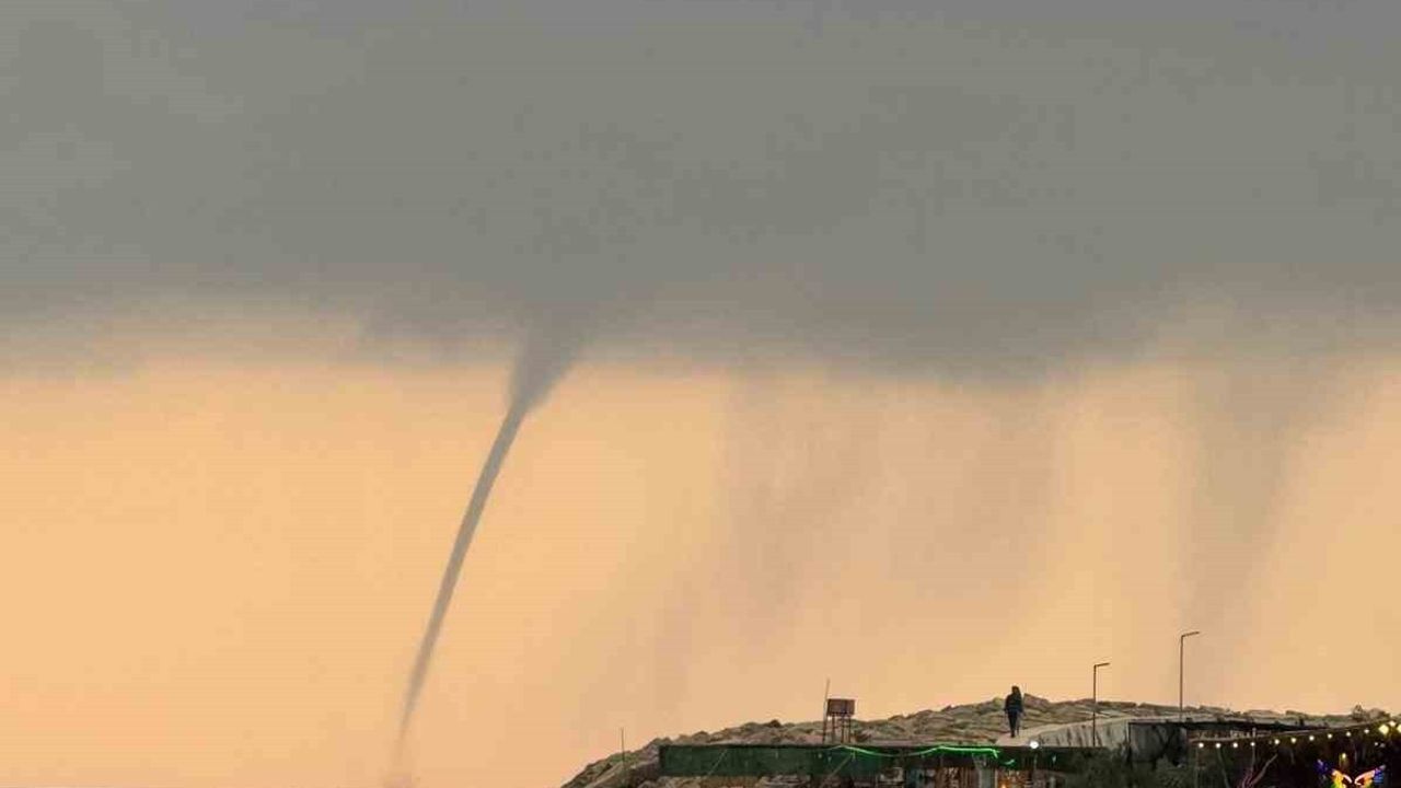 Hatay açıklarında deniz yüzeyinde hortum görüntülendi