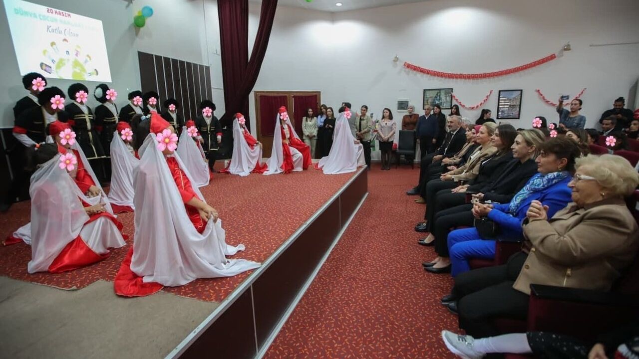 Hatay'da Dünya Çocuk Hakları Günü'nde çocuklara neşeli etkinlik