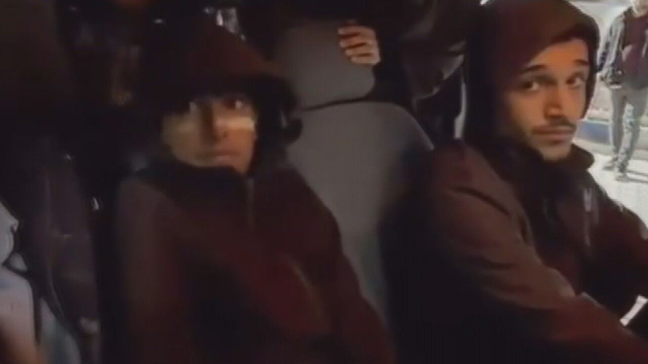 Hatay'da hafif ticari araçta 13 göçmen yakalandı