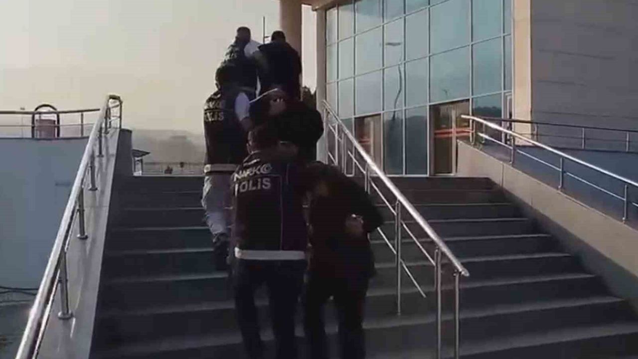 Hatay'da kokain operasyonu: 3 kişi tutuklandı