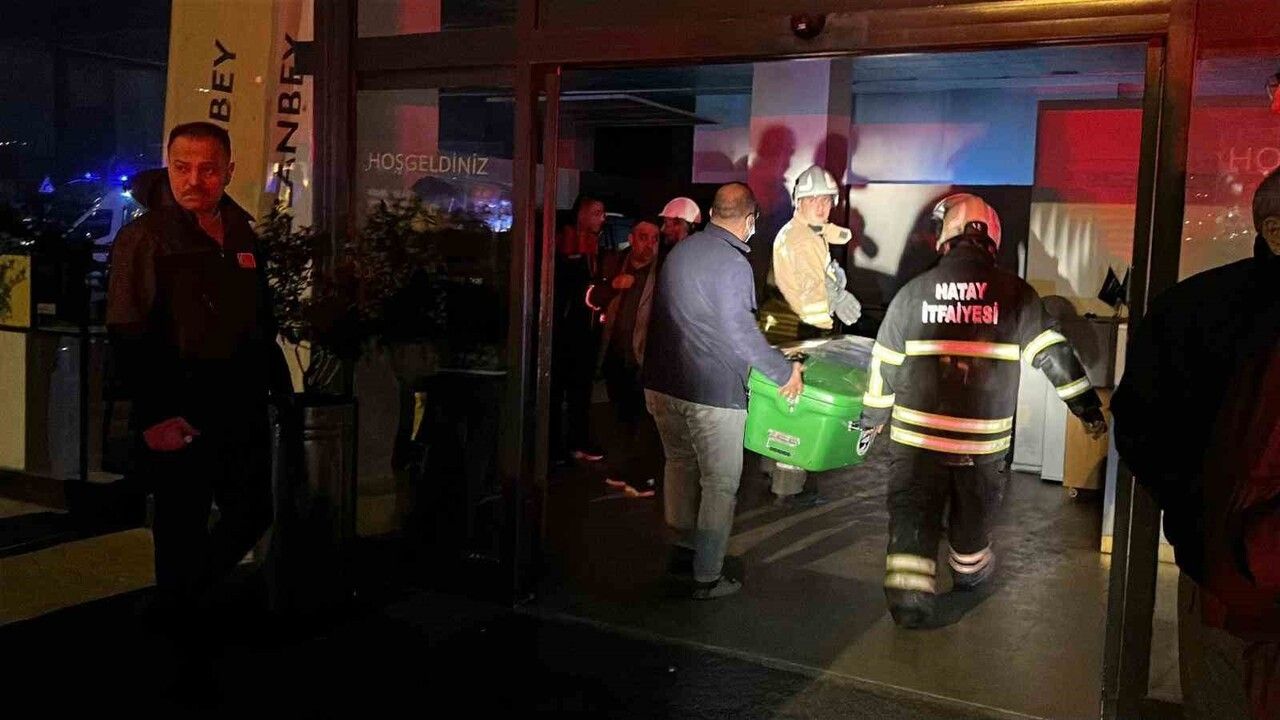 Hatay’daki galerideki yangında ölen erkeğin eski emniyet müdürü Volkan Cansever olduğu belirlendi