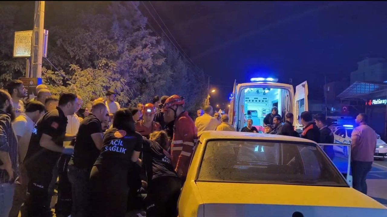 Hatay Dörtyol'da cip ile otomobil kafa kafaya çarpıştı: 3 yaralı