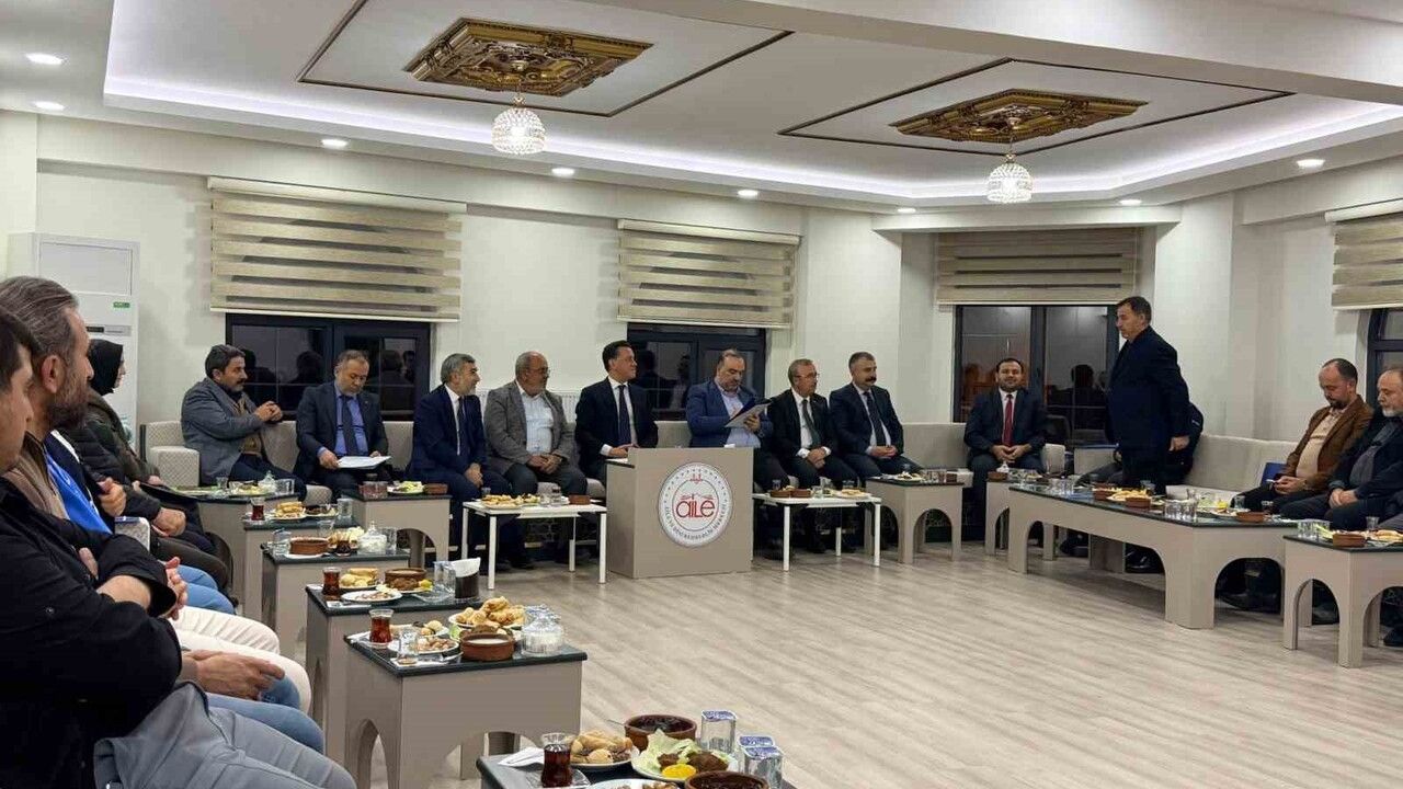 Hatipoğlu, Eskişehir'de eğitim önceliklerini değerlendirdi