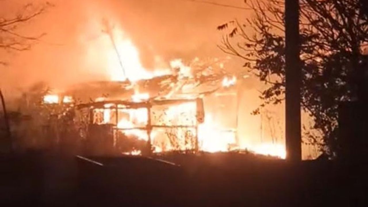 Hayrabolu'da kullanılmayan iş yerinde yangın söndürüldü