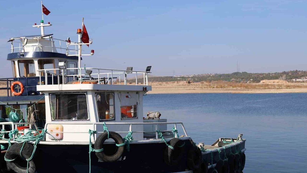 Hirfanlı Barajı'nda Türk somonu üretimi ve ihracat başarısı