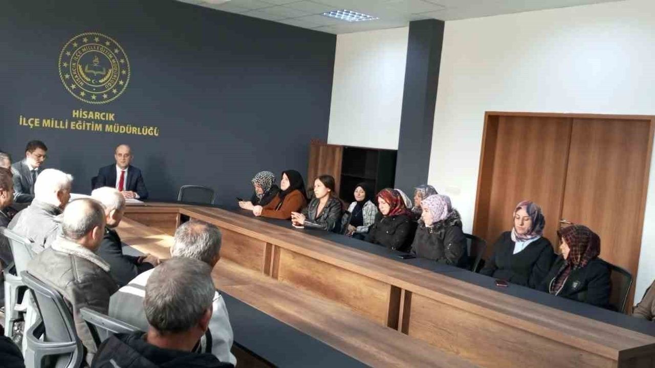 Hisarcık'ta okul hijyeni toplantısı: Hasan Kilitci temizlik personeliyle buluştu