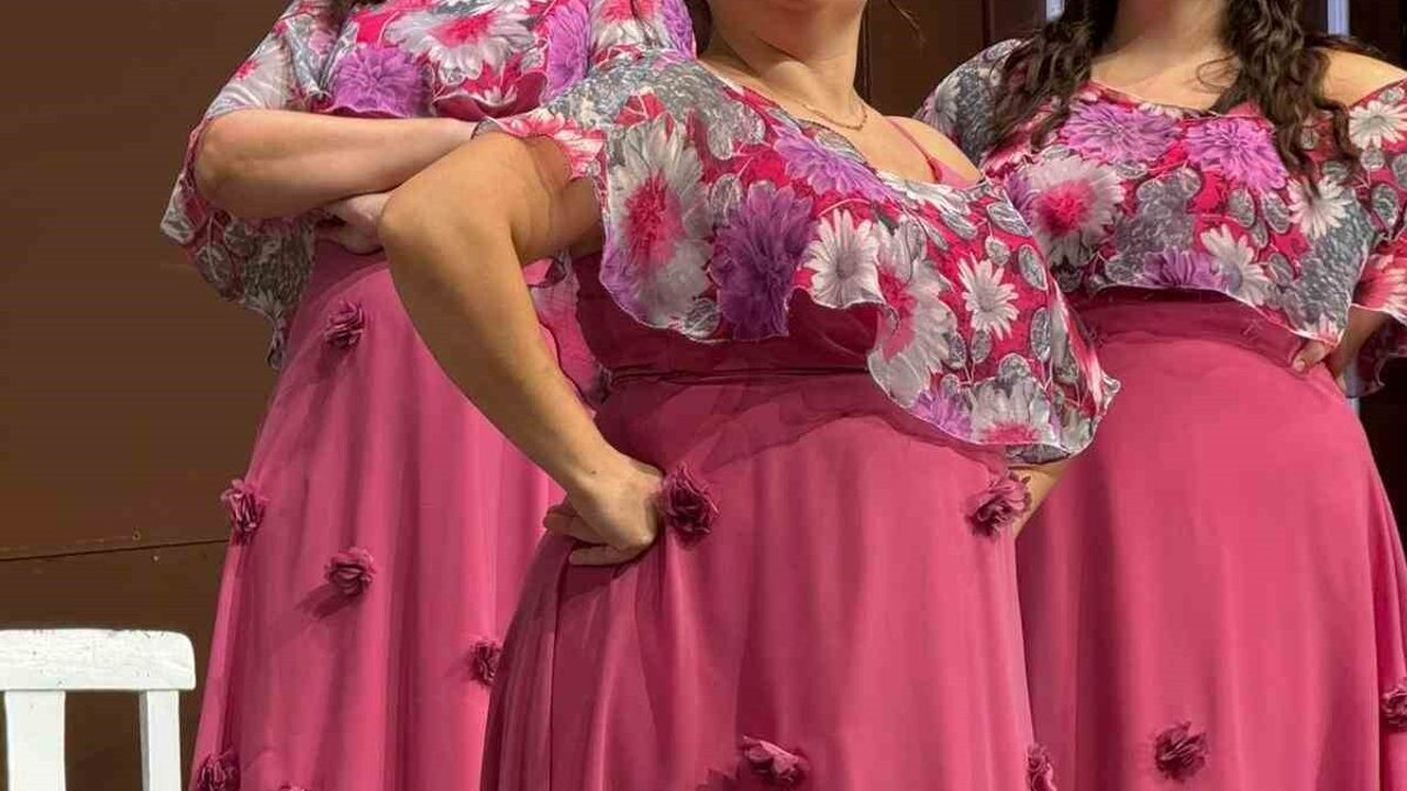 Hisseli Harikalar Kumpanyası İzmir'de Büyüledi