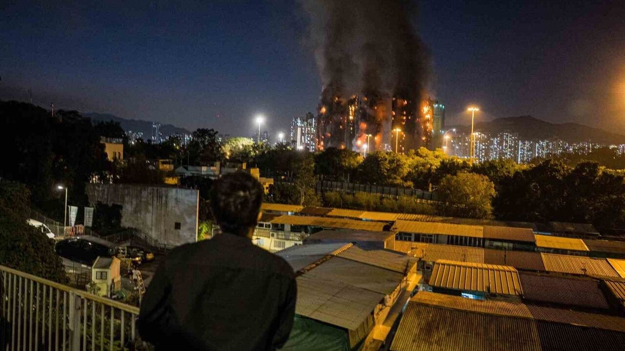 Hong Kong Tai Po'daki gökdelende çıkan yangında can kaybı 13'e yükseldi