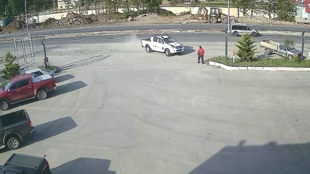 Hopa'da istasyon çalışanı kamyonetin çarpması sonucu yaralandı