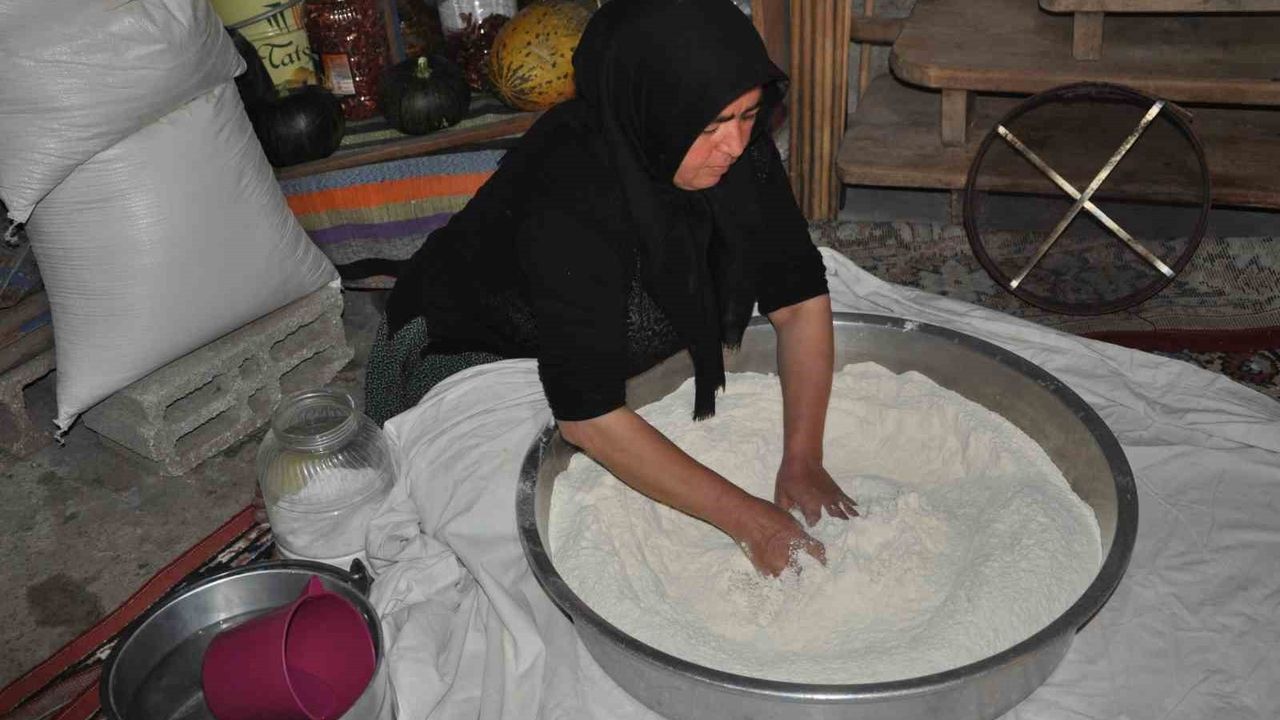 Horoz Köyü'nde keşik geleneğiyle kışlık yufka hazırlığı