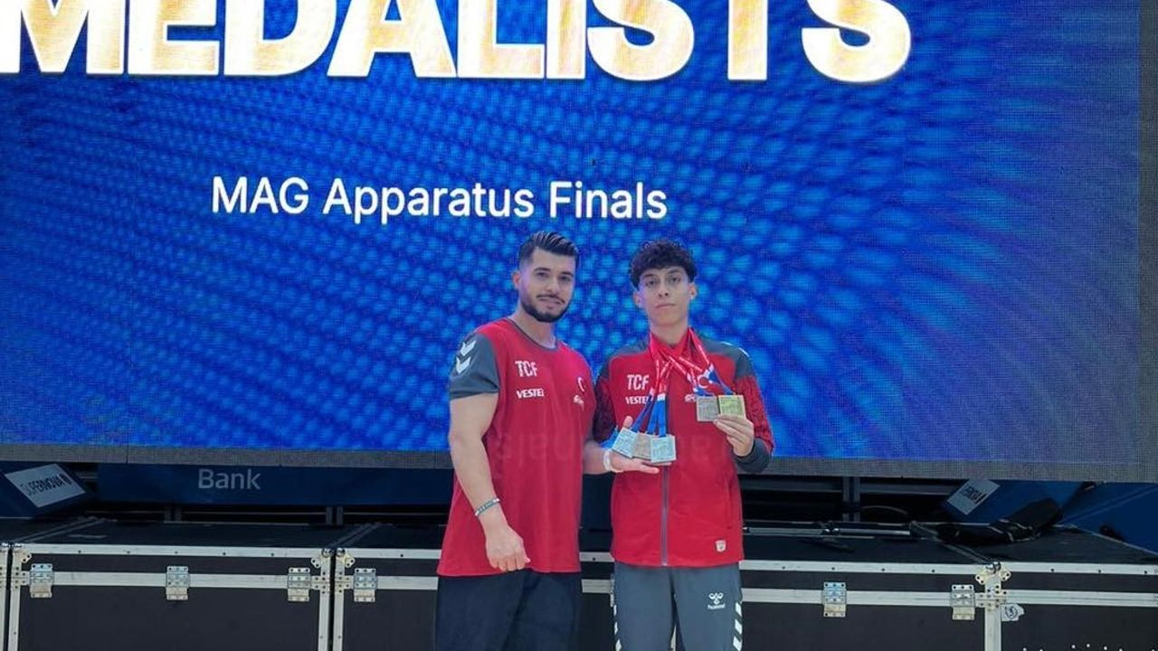 Hüseyin Emir Cünedioğlu ve Mustafa Yiğit Dur Balkan Şampiyonası'ndan Madalyalarla Döndü