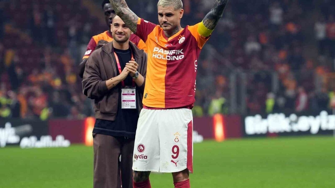 Icardi ve Barış Alper'den Galatasaray'da maç sonu üçlü kutlaması