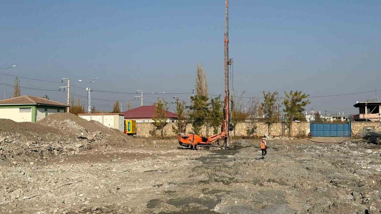 Iğdır'da Çok Amaçlı Spor Salonu'nun Temeli Atıldı