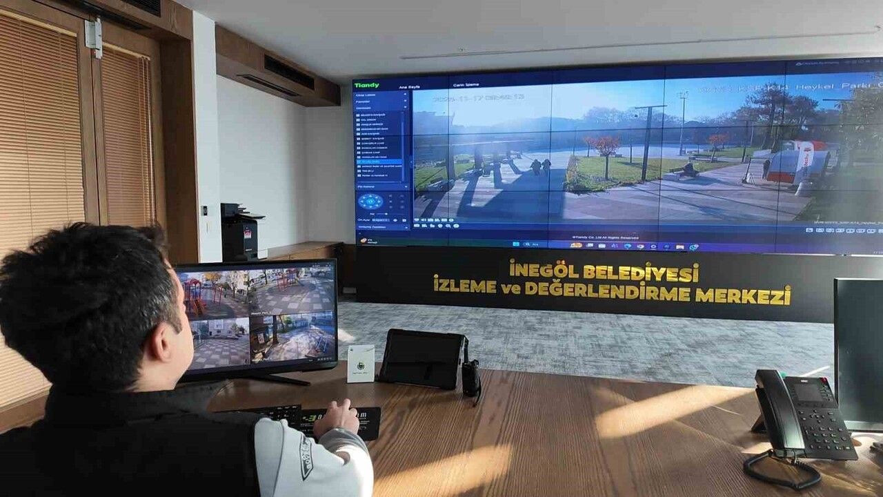 İnegöl'de çevreyi kirleten gençlere zabıta müdahalesi