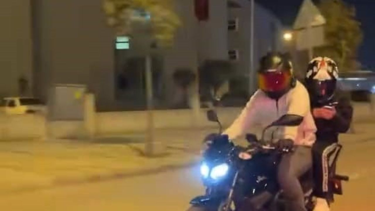 İnegöl'de Ön Tekerlek Kaldırma Denemesi Sonrası Motosiklet Devrildi