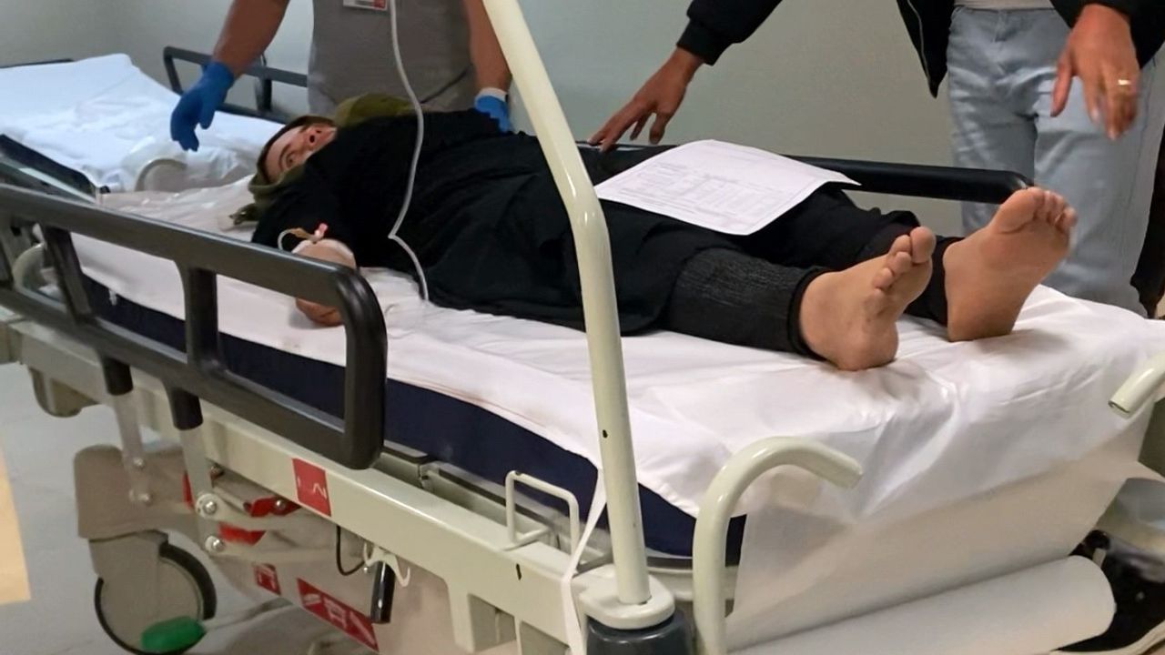 İnegöl'de Telefonunu Şarja Taktı, Akıma Kapılan 17 Yaşındaki Genç Kız Hastaneye Kaldırıldı