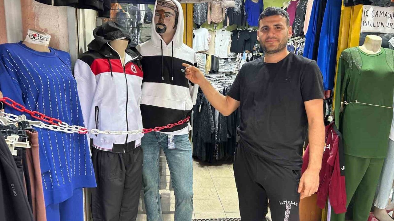 İskenderun'da mankenin üzerindeki 1000 TL'lik montu giyip giden şüpheli tutuklandı