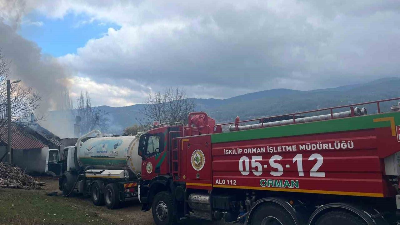 İskilip Sorkun Köyünde Müstakil Ev Yangını: Ev Kullanılamaz Hale Geldi